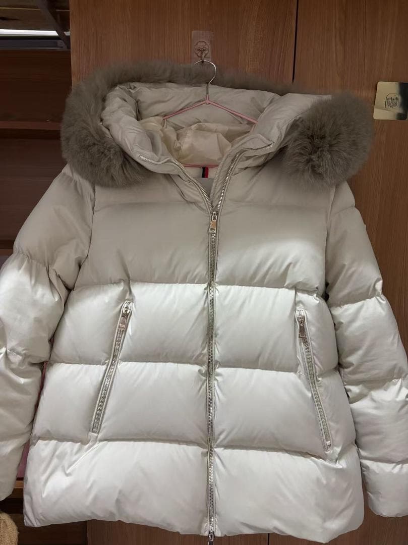 極希少✨MONCLER アイボリー ダウンジャケット