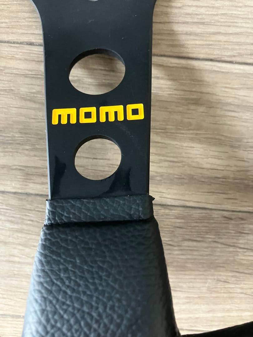 momoステアリング　MOD0.7（BK M-41 ）35パイ（正規品）