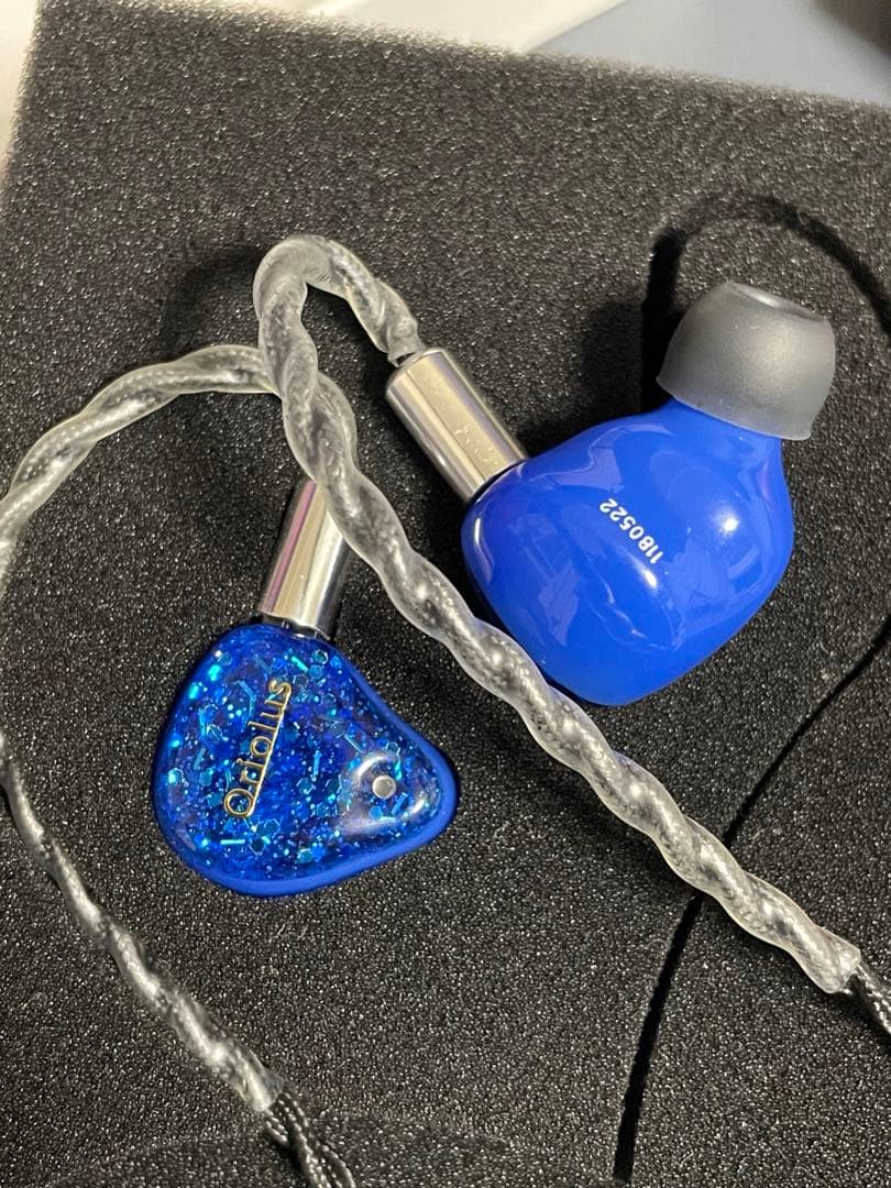 イヤホン Oriolus Szalayi