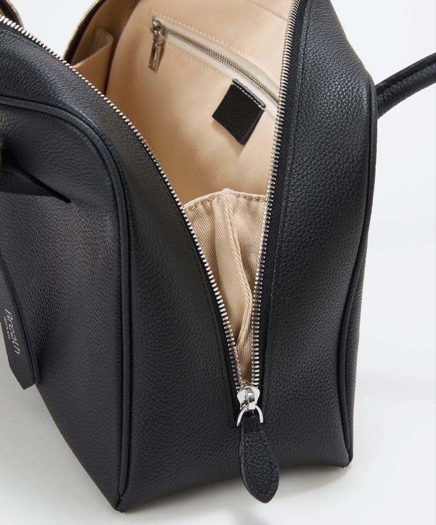 【今期・新品/未使用】TOPKAPI【シュリンクレザーバッグ】