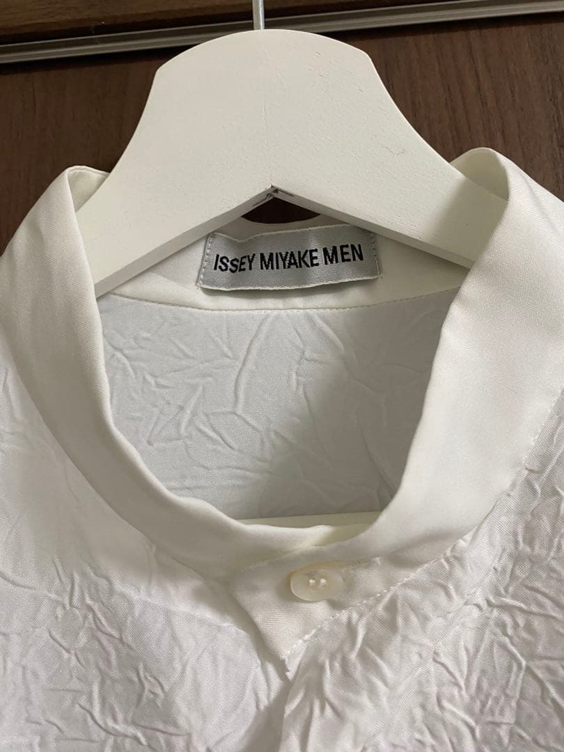 イッセイミヤケ ホワイト 長袖 シワ加工
