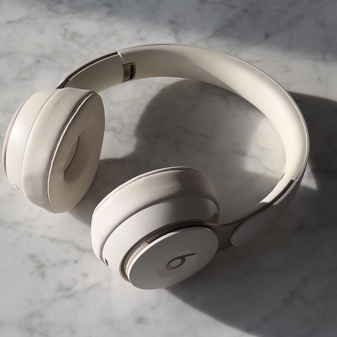 Beats Solo Pro ヘッドホン - 自宅使用のみ