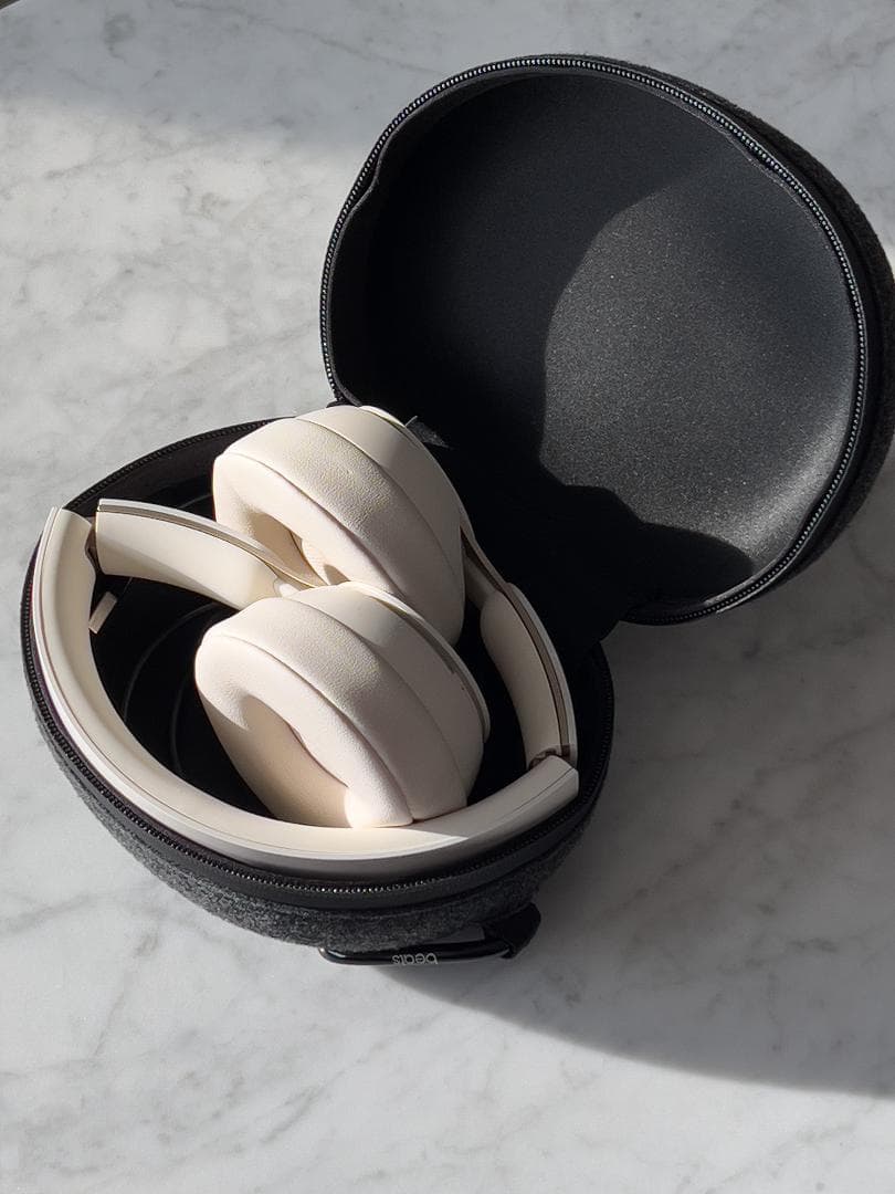 Beats Solo Pro ヘッドホン - 自宅使用のみ