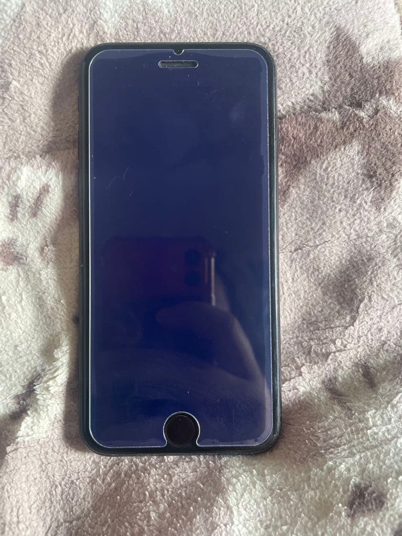 美品　iPhone se 第２世代　64GB