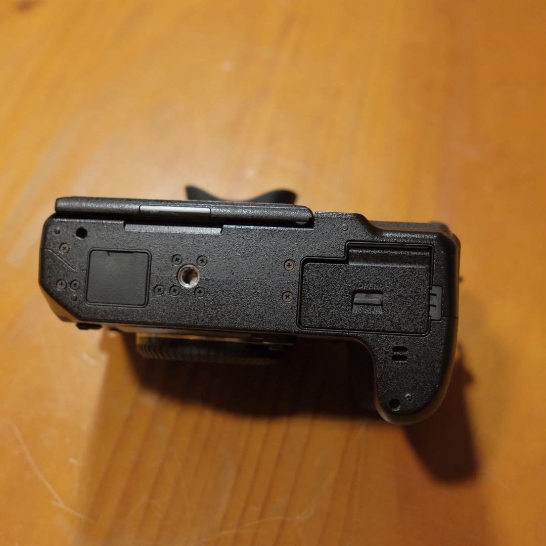 Fujifilm X-H1 ミラーレスカメラ 本体　縦位置グリップ