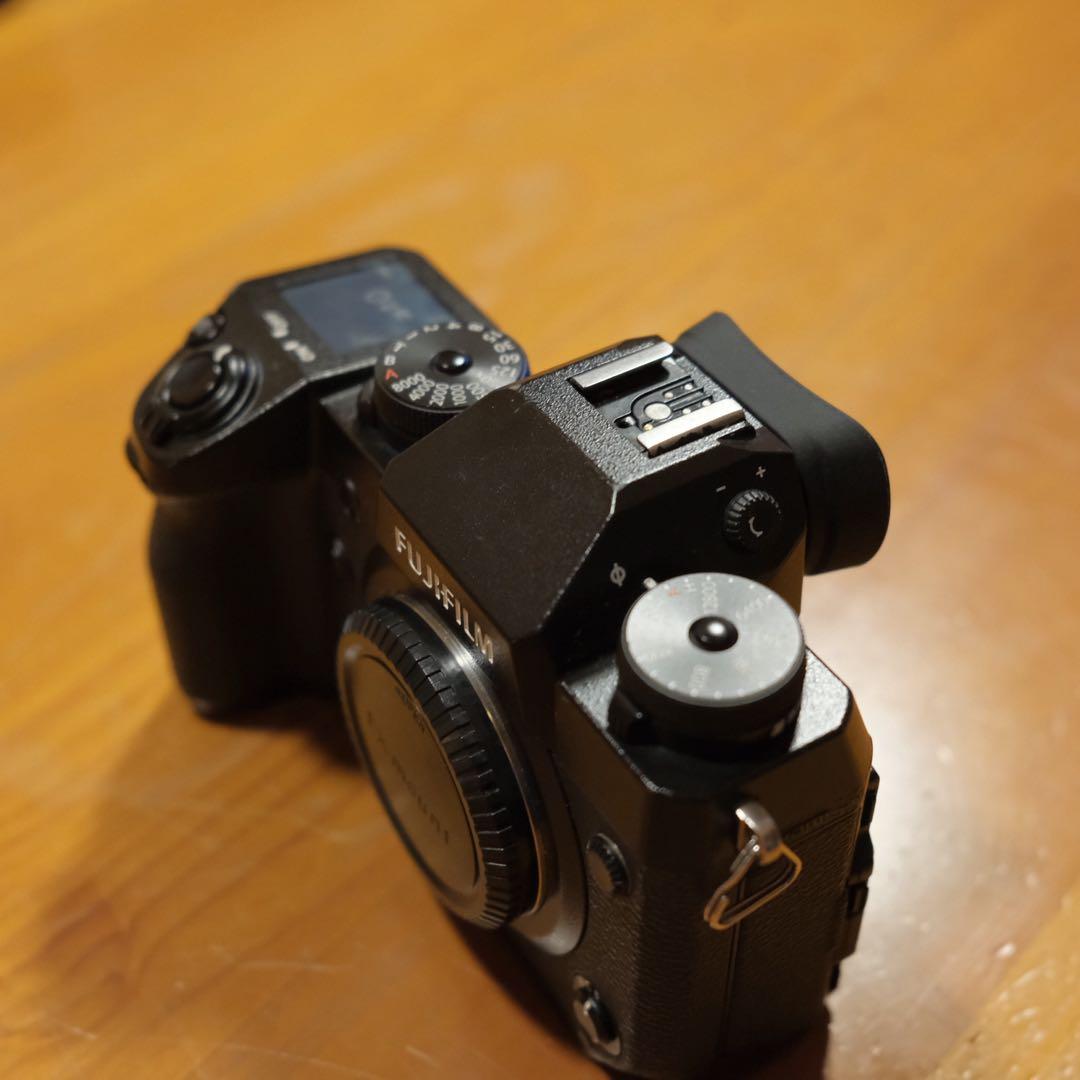 Fujifilm X-H1 ミラーレスカメラ 本体　縦位置グリップ