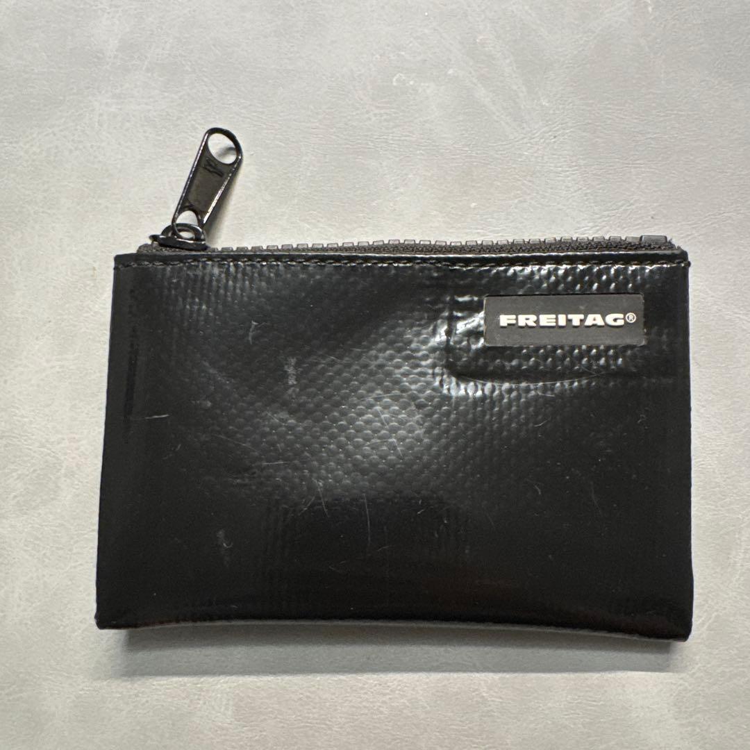 FREITAG F05 オールブラック　ケース