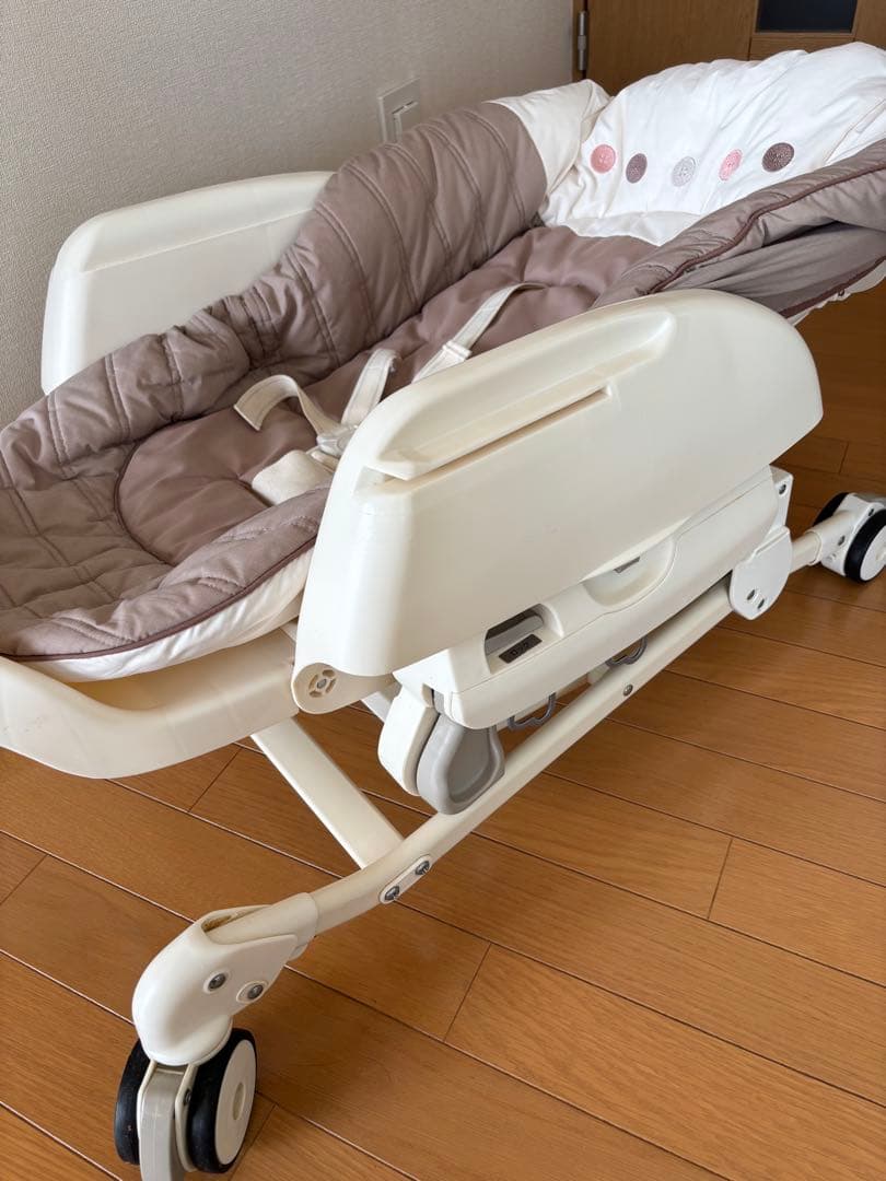 Combi スウィングオート ハイローチェア　ネムリラ　電動