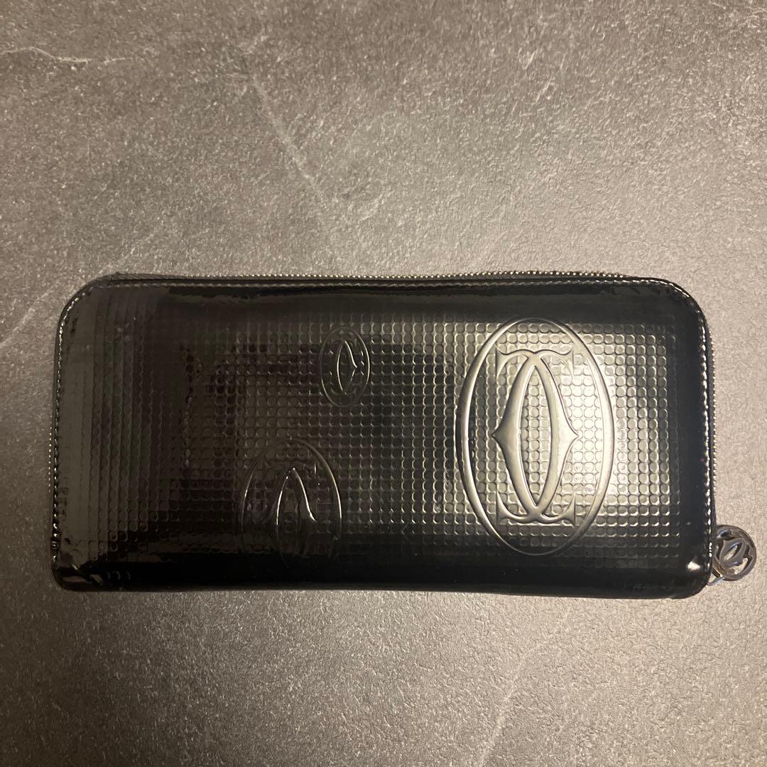Cartier ブラック エンボス加工 長財布