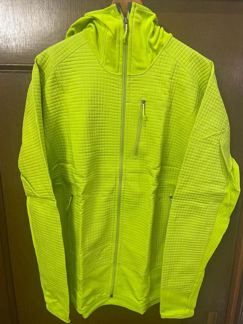 セール！Patagonia パーカー
