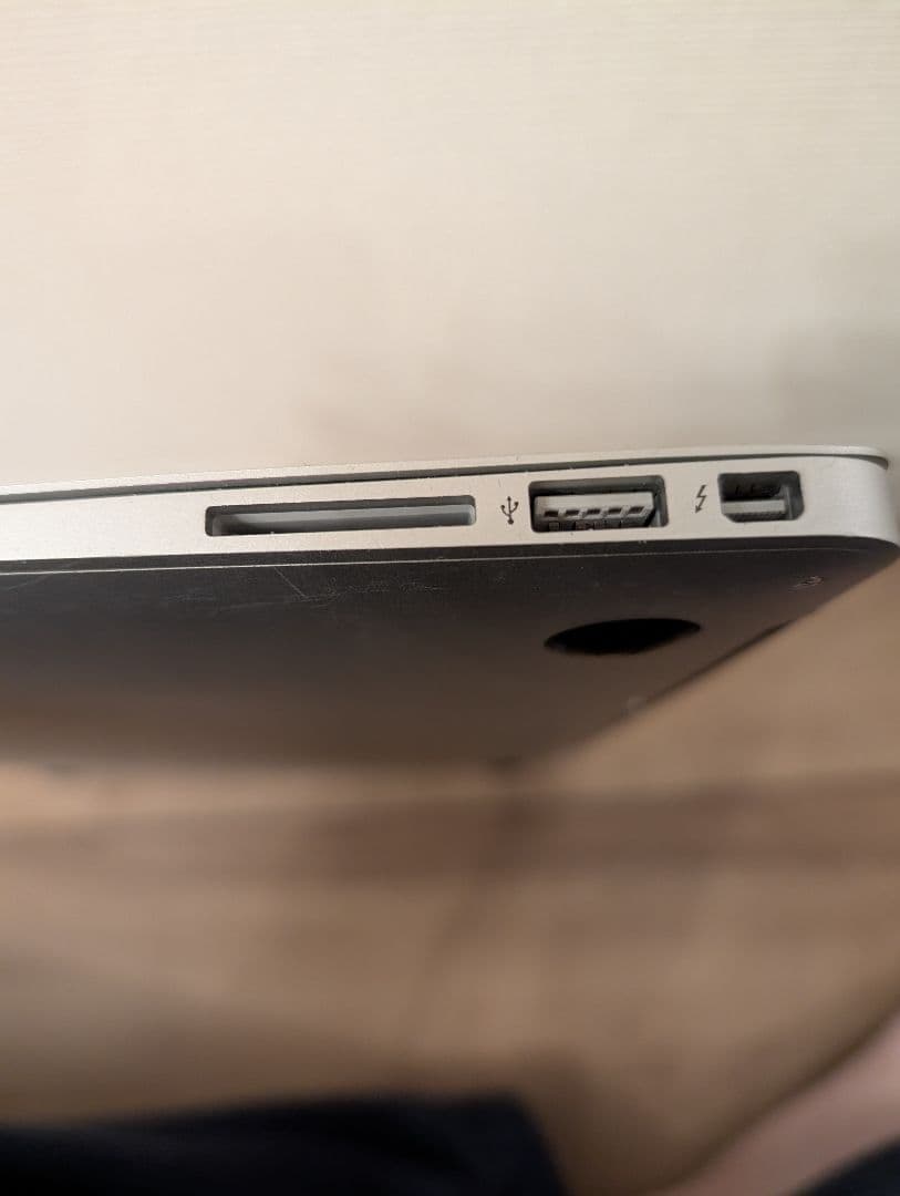 MacBook Air MD760 13インチ Core-i5/4GB