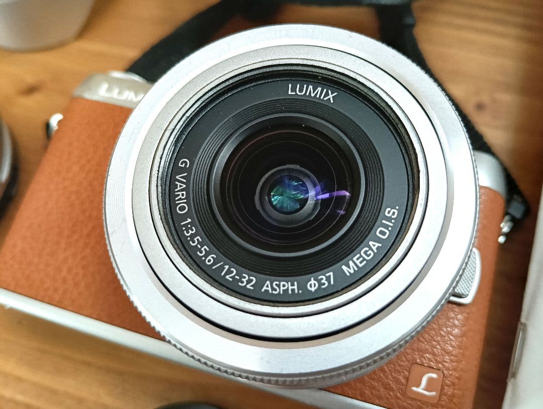 Panasonic LUMIX DMC-GF7W デジタル一眼レフ