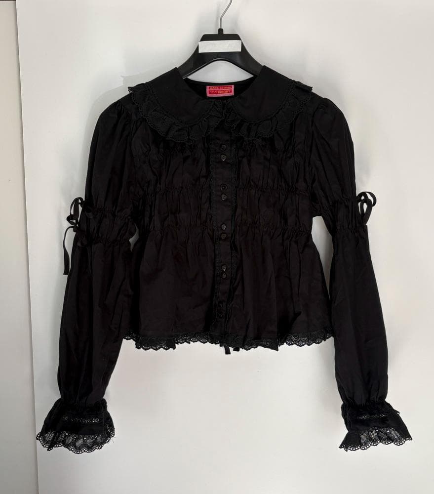 BABY, THE STARS SHINE BRIGHT黒 シャーリングブラウス