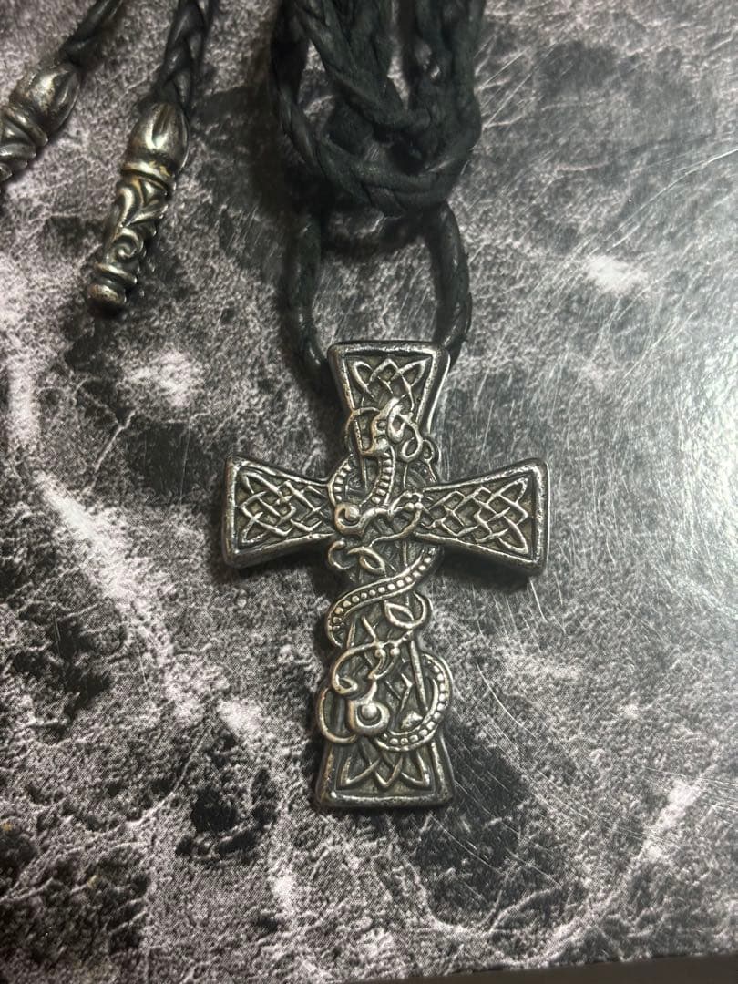 Chrome Hearts（クロムハーツ） クロスモチーフ レザーネックレス