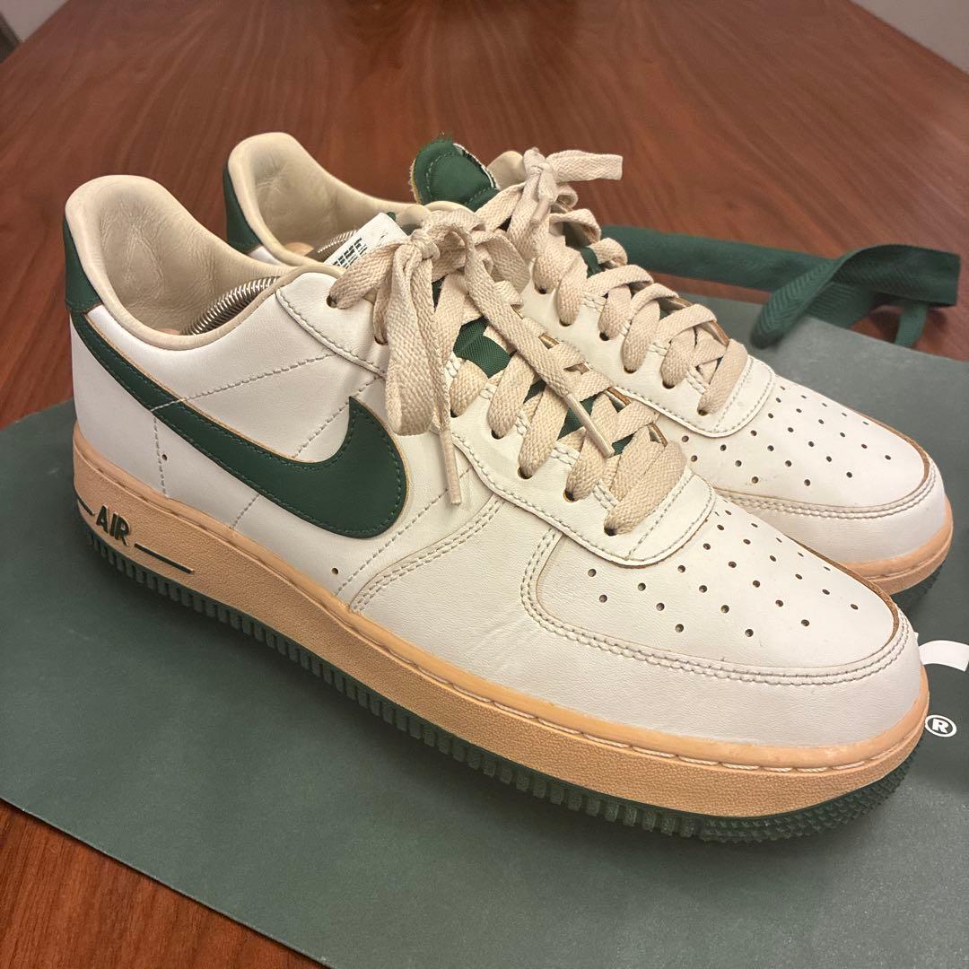 NIKE WMNS AIR FORCE 1 07 LV8 ナイキエアフォースワン