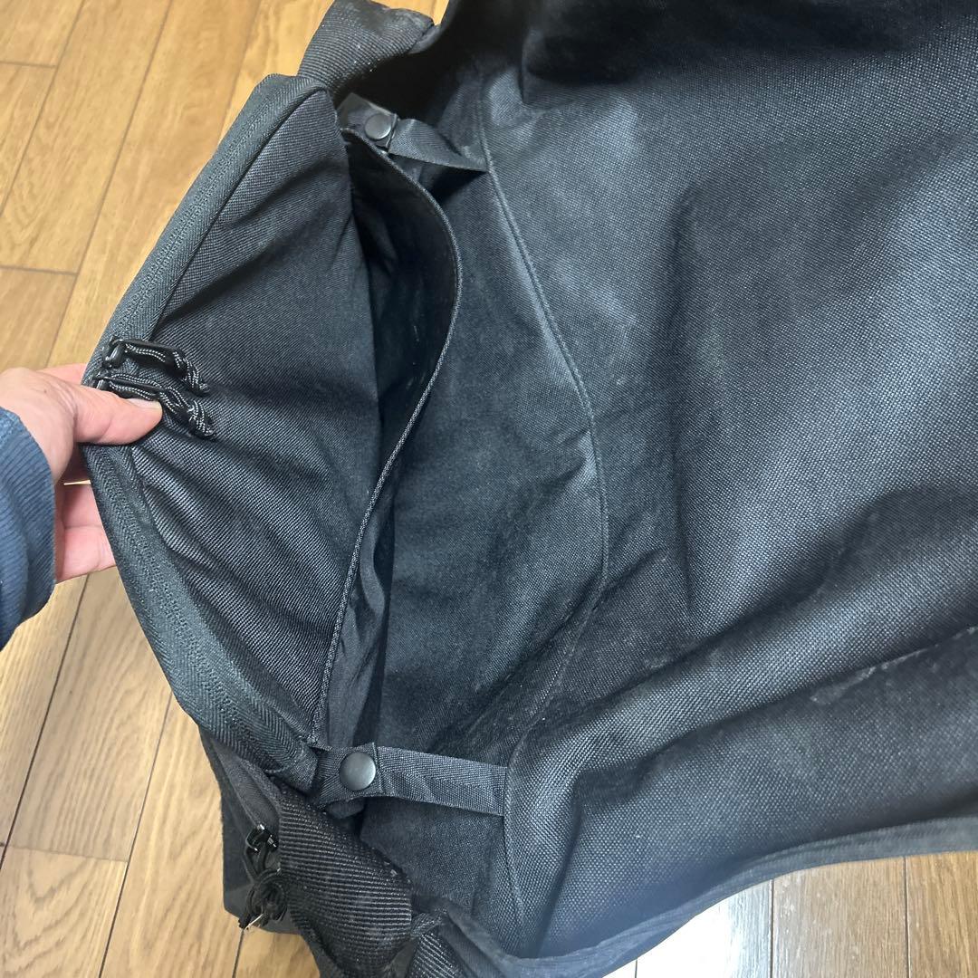 FUCT SSDD メッセンジャーバック