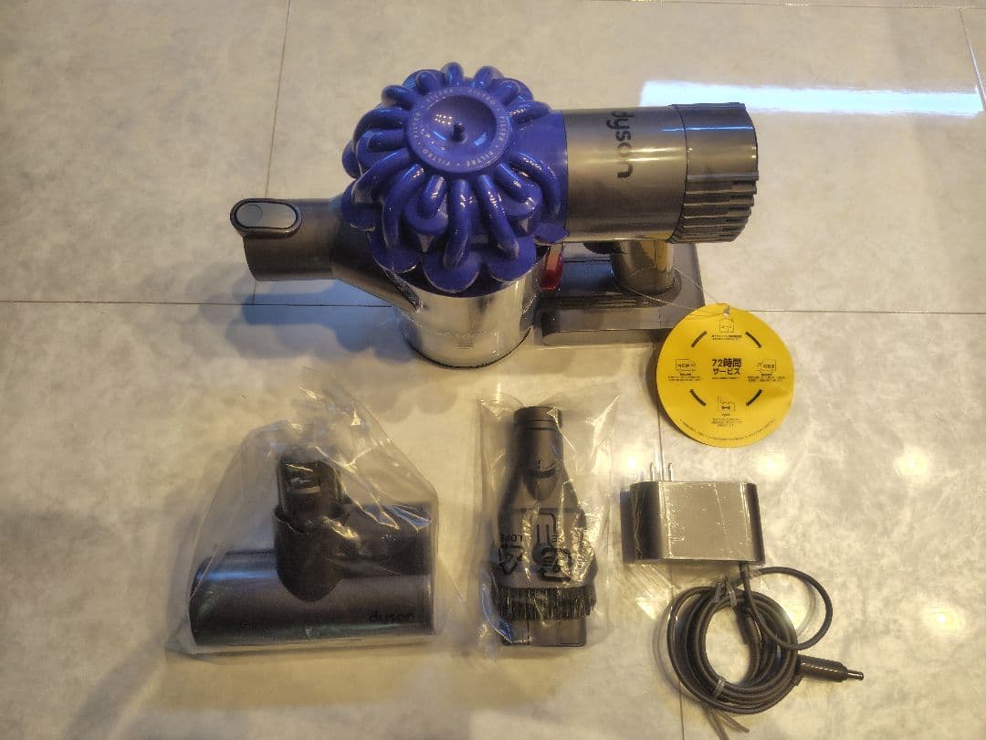 ダイソン　コードレスクリーナーV６新品　未使用