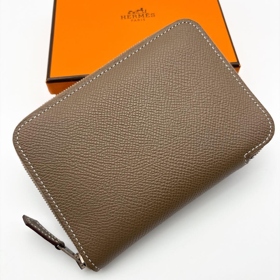 エルメス アザップ バーチカル コンパクト ウォレット　エトゥープ