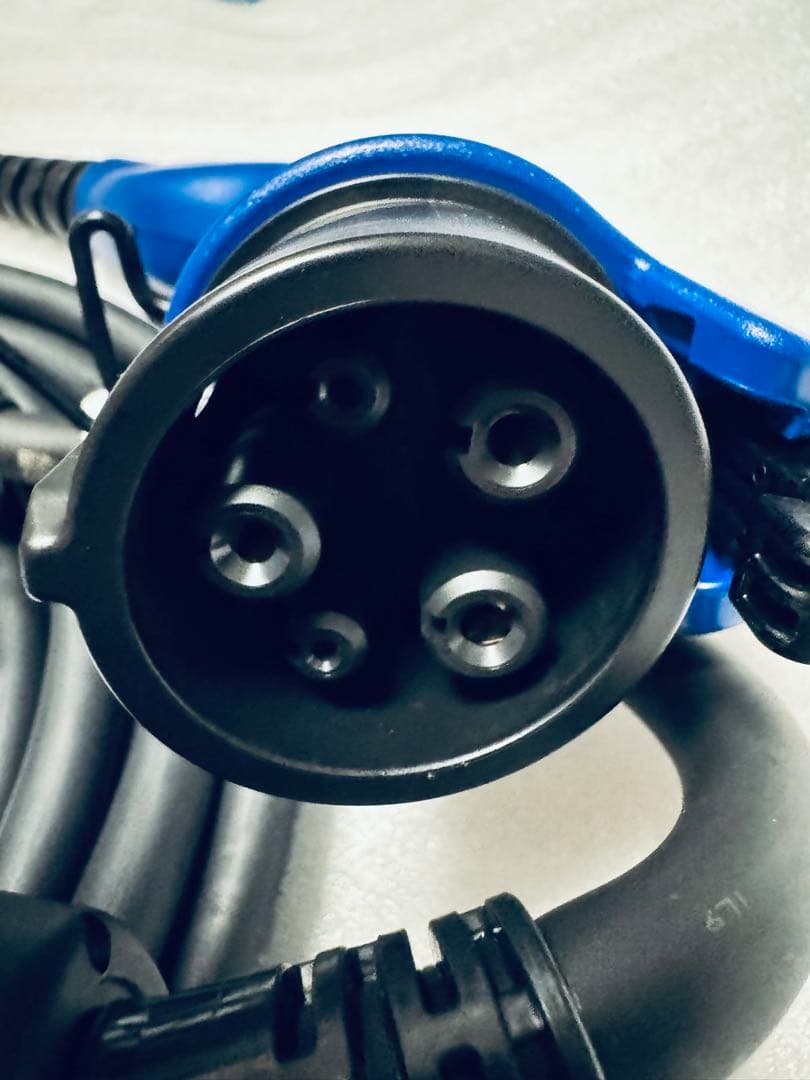 新品未使用　マツダ純正EV・PHEV 充電ケーブルD30L 30540