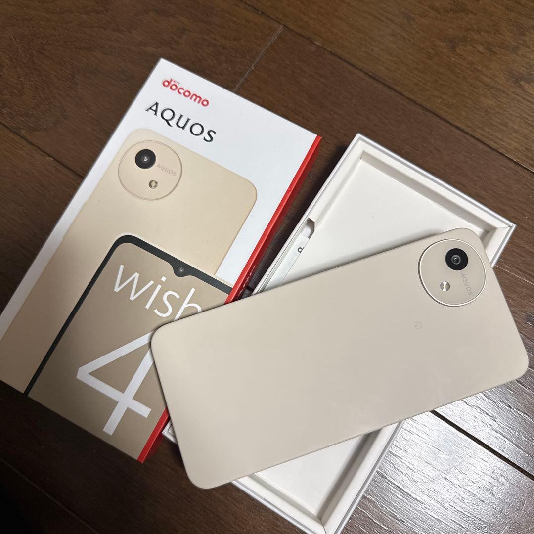 docomo AQUOS wish 4 ベージュ 箱付き