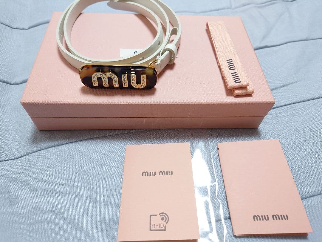 miu miu ☆ベルト ストーン付き ホワイト新品　未使用
