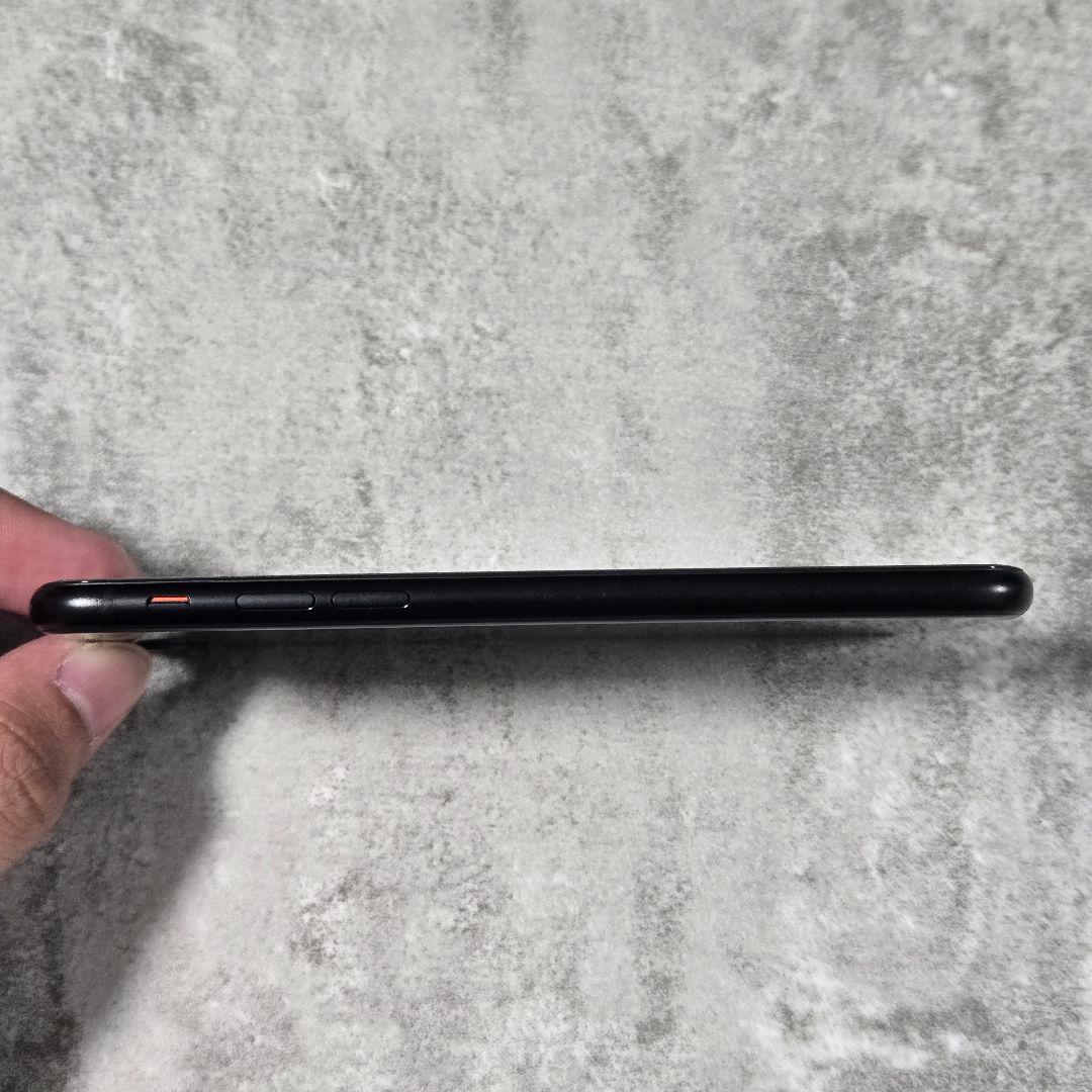 Apple iPhone SE2 ブラック　本体