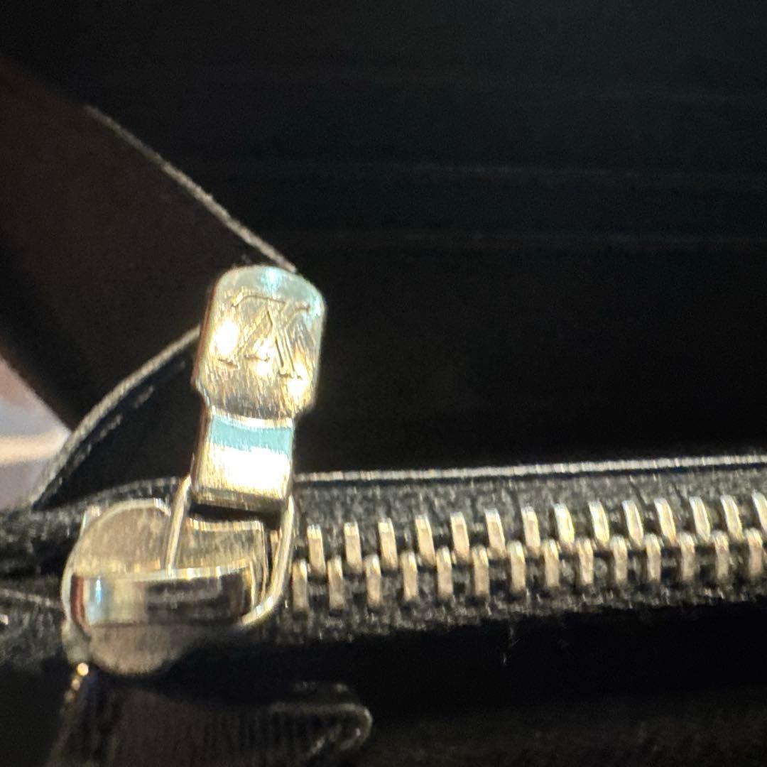 ルイヴィトン　長財布　エピ ジッピーウォレット ブラック