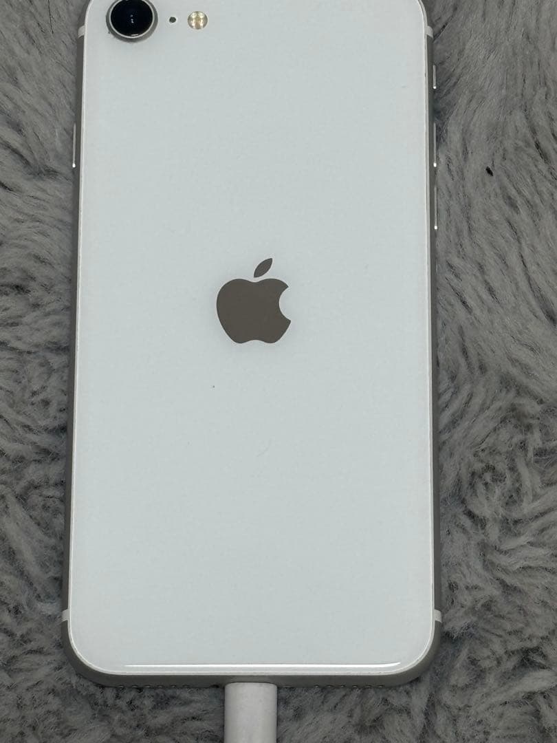 Apple iPhone SE 第二世代 ホワイト 本体