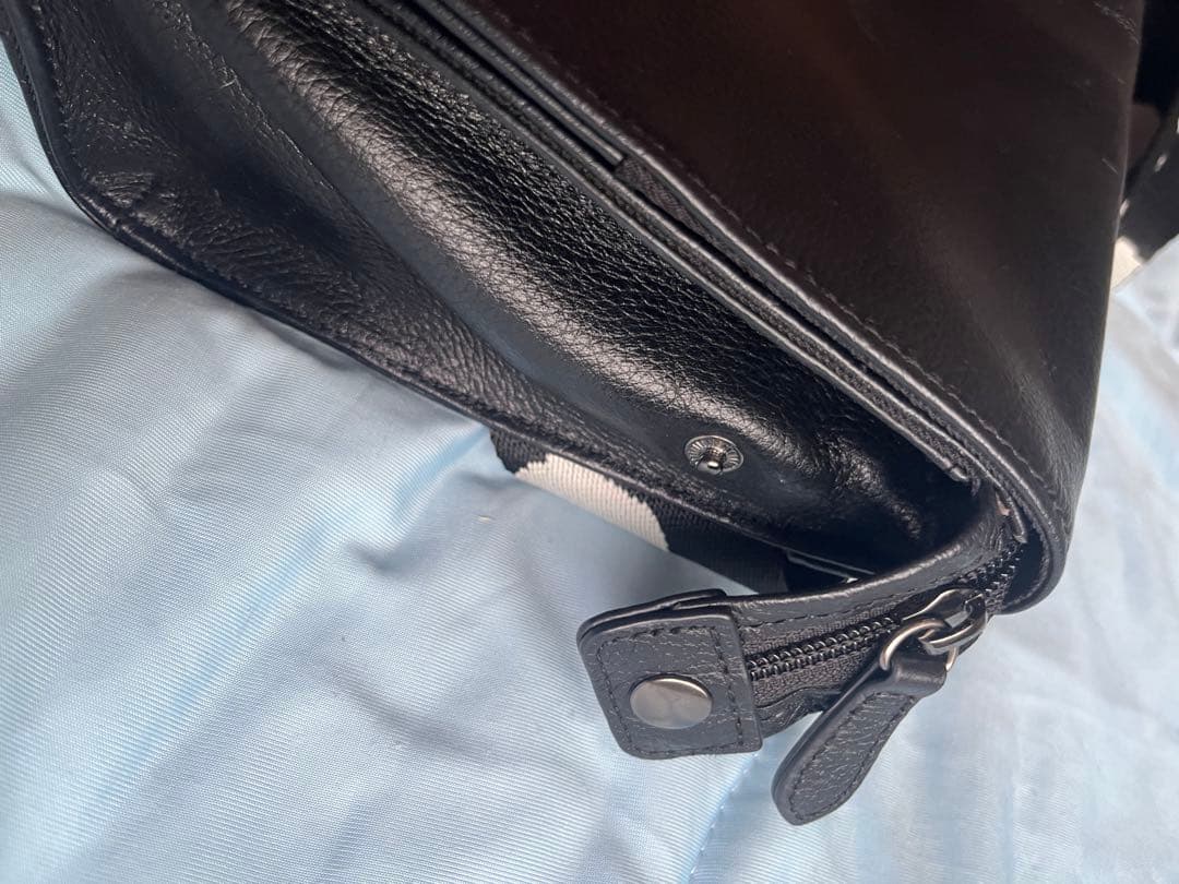 イアパピヨネ　ボディバック　ワイドテープ　ダルメシアン良品