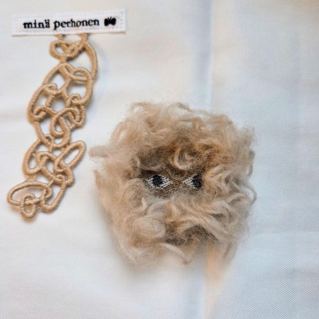 希少　ミナペルホネン　モーリー　moorii 　サンキューベリーバッジ