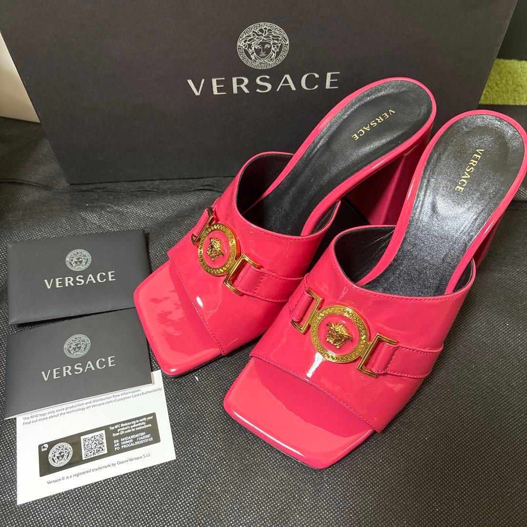 激安VERSACE ピンク メドューサ　スクエアトゥ エナメルミュール 新品