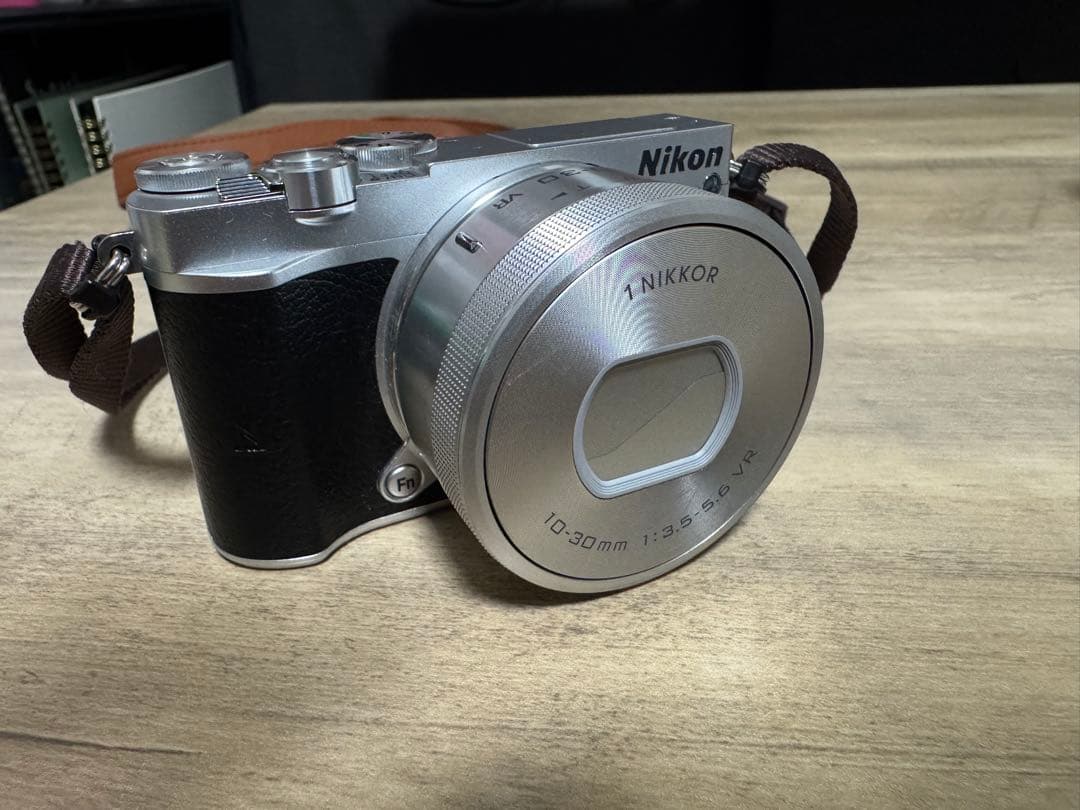 Nikon 1 J5 レンズ等付属品有り