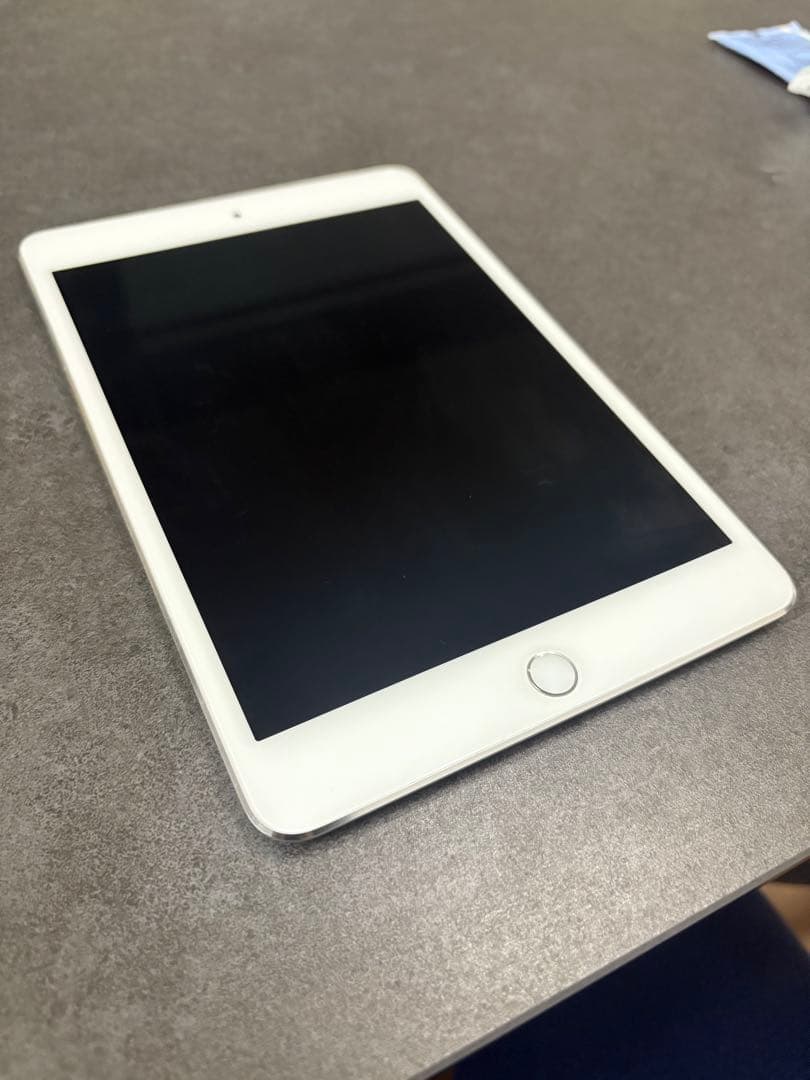 iPadmini4 Cellular+Wi-Fiモデル 64GB ホワイト