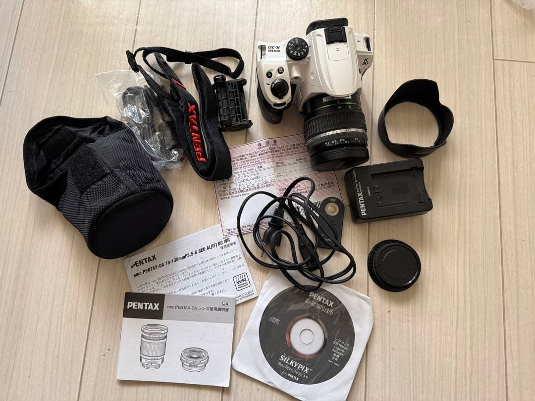 PENTAX デジタル一眼レフ ホワイト　K-30 FISHEYE レンズ