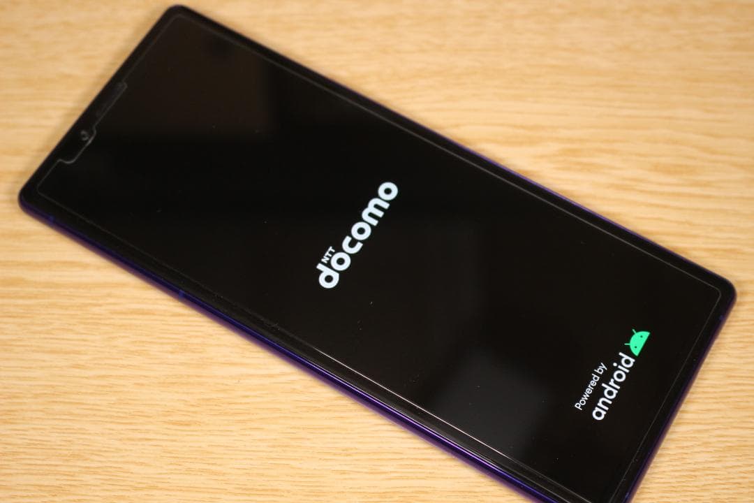 美品 Xperia 1 docomo 紫色 本体 ケース ペン ガラスフィルム付