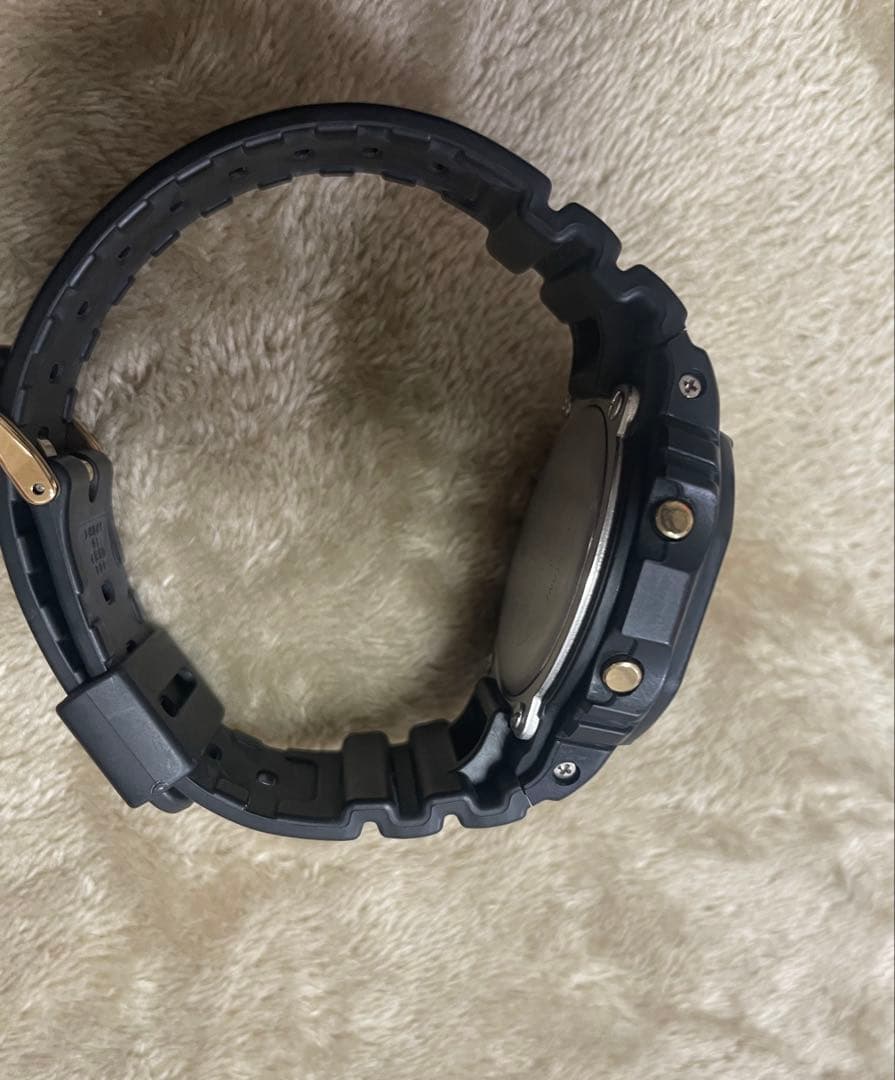 CASIO G-SHOCK DW-5600E ゴールド