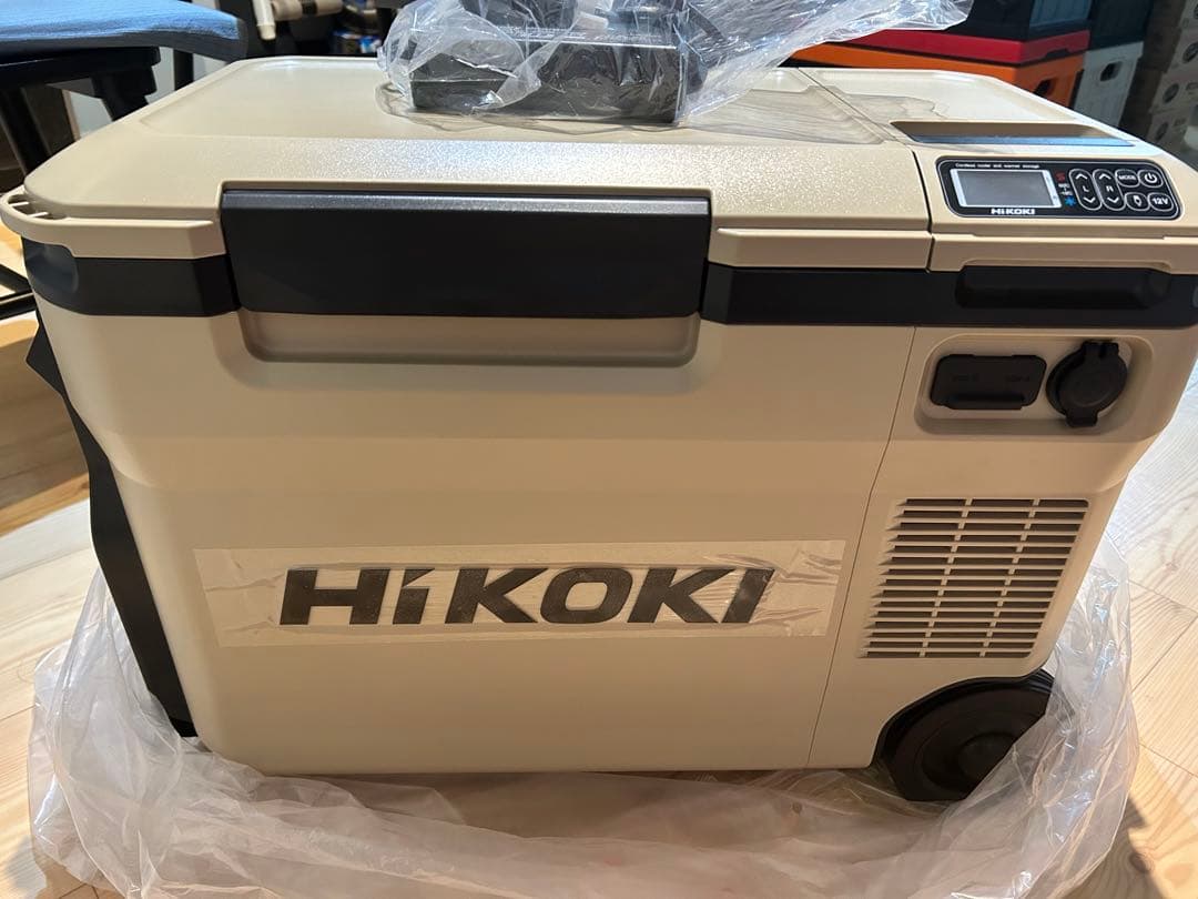 【新品】ハイコーキ　コードレス冷温庫　UL18DBA 新品バッテリー2個付き