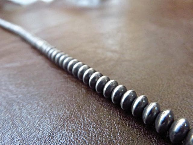 【Mサイズ】ナバホパール ビーズネックレス シルバー インディアンジュエリー