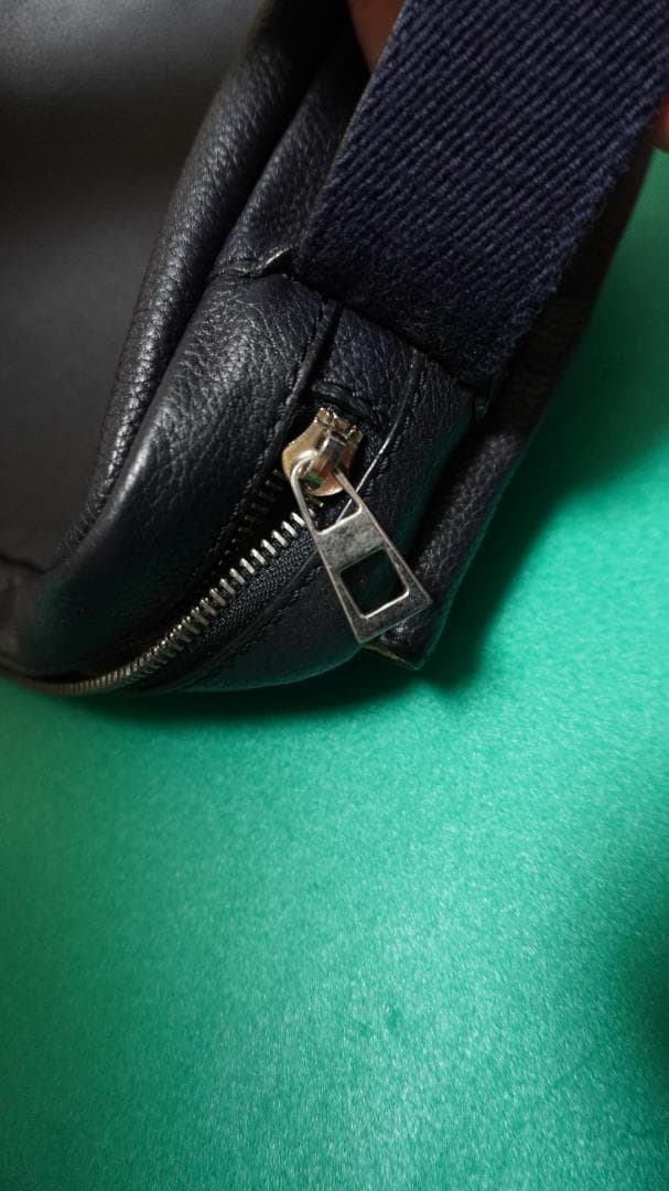 ロエベ ミリタリーバッグ ショルダーバッグ アナグラム ネイビー