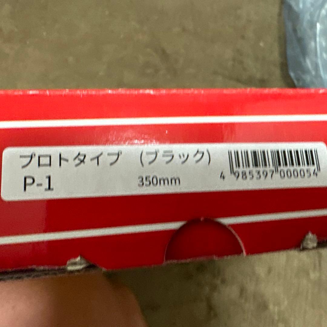 正規輸入品　MOMOプロトタイプ ステアリングBK/BK350mm新品未使用