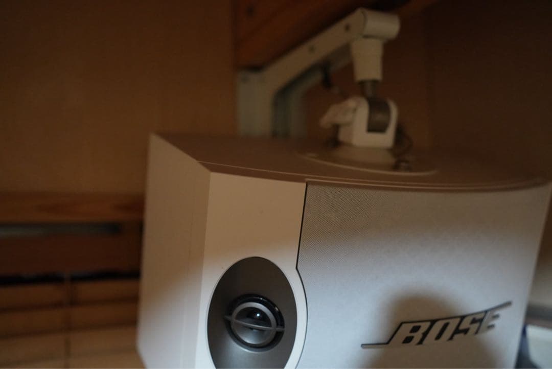 Bose スピーカー 301V-W (ホワイト) 取り付け用ブラケット付き