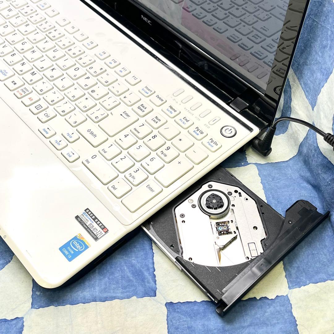 大特価！サクサク快適SSD☆人気白ノートパソコン♡ブルーレイ&カメラ！Win11
