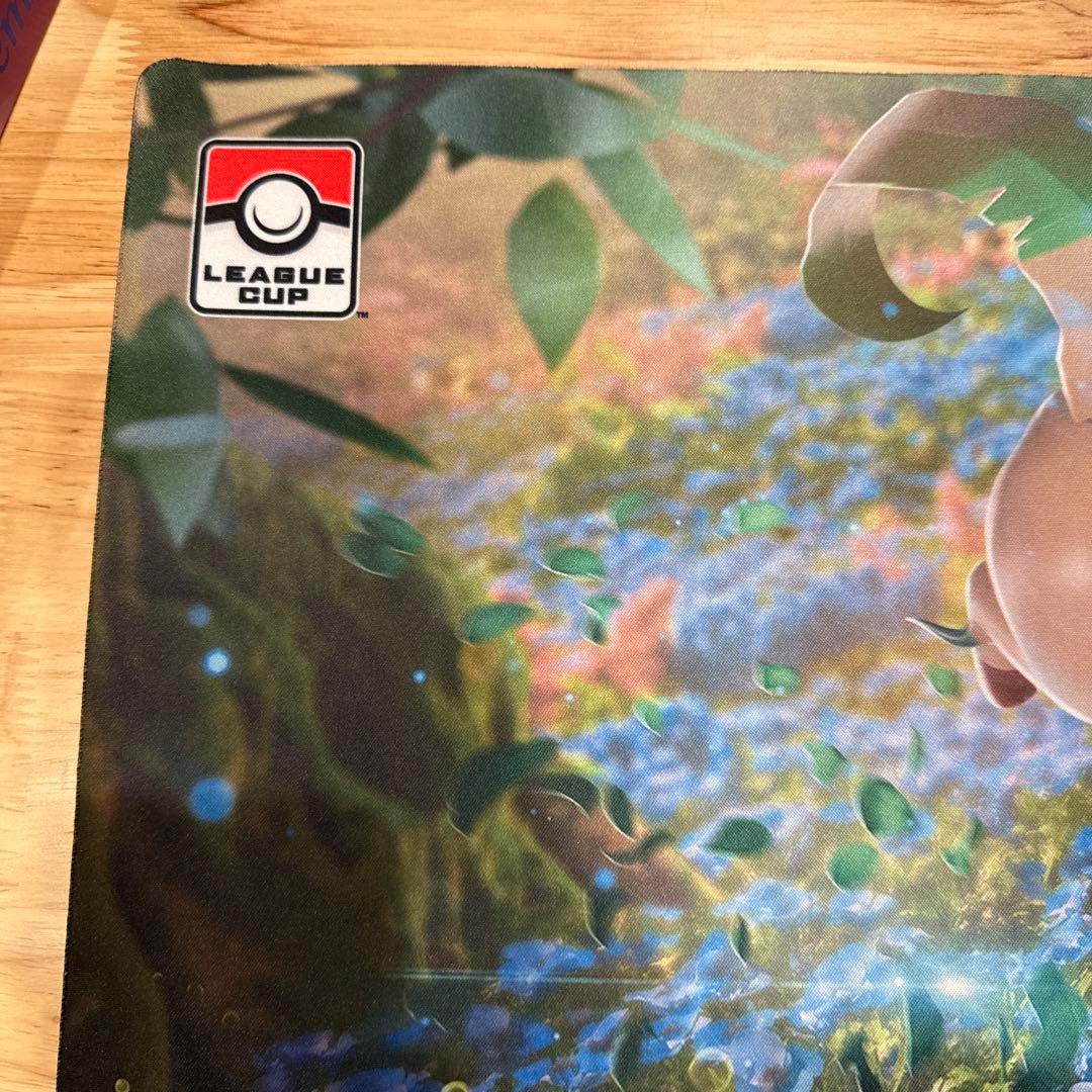 【みみ】ポケモンカード　プレイマット　リーフィア