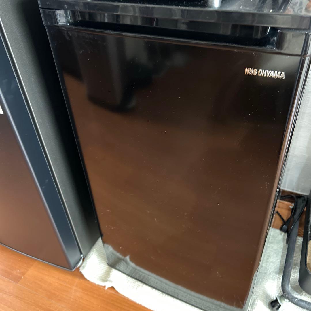 美品　アイリスオーヤマ 冷凍庫 60L ブラック IUSD-6B-B