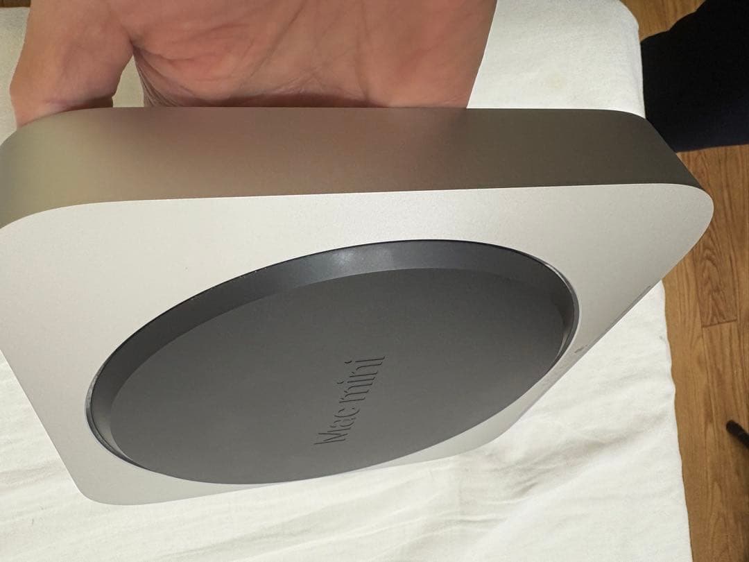 Mac mini Ｍ２　8コアCPU 10コアGPU 8GB SSD 256GB