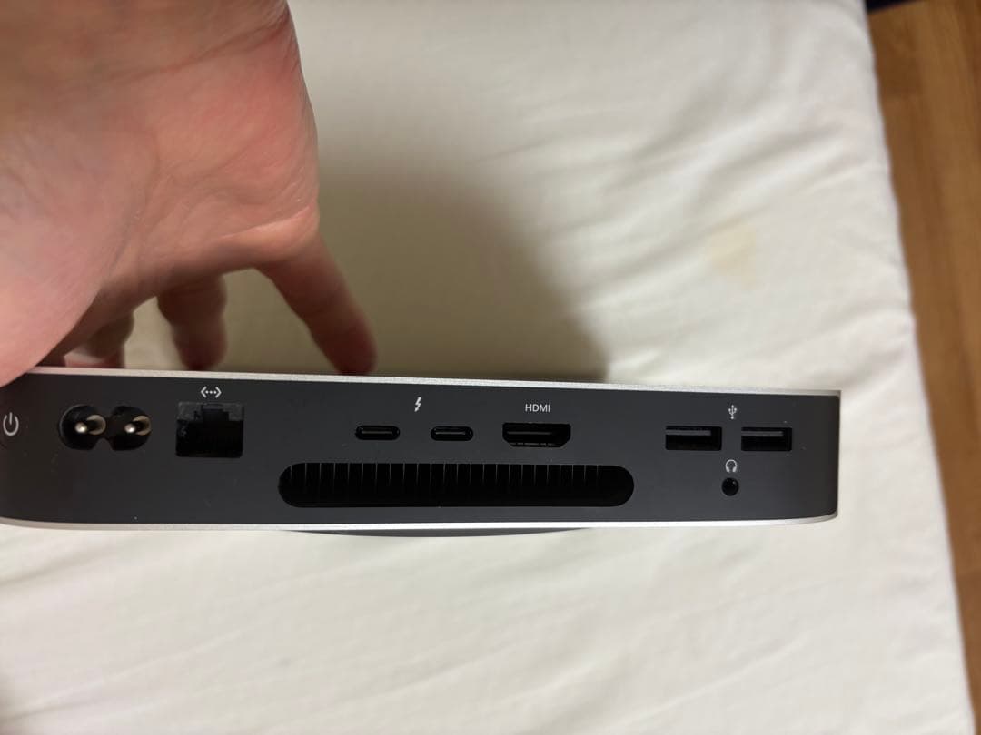 Mac mini Ｍ２　8コアCPU 10コアGPU 8GB SSD 256GB