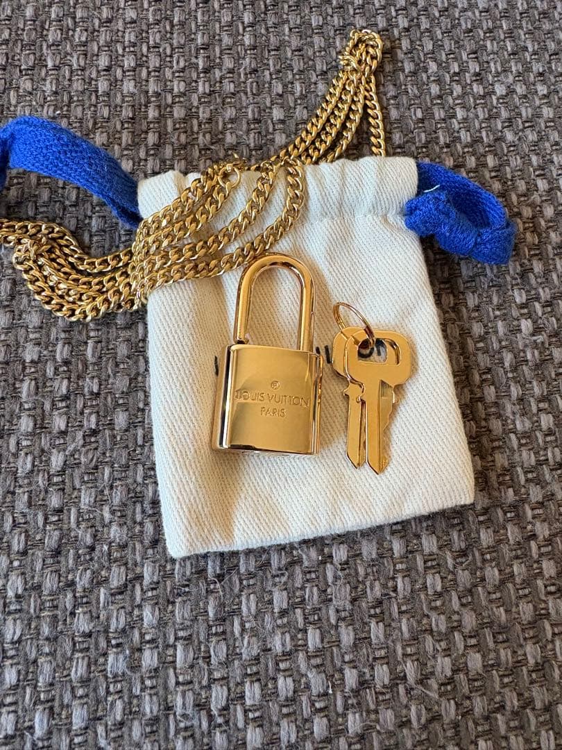新品ルイヴィトン パドロック カデナ ネックレス チェーン付き 南京錠（307）