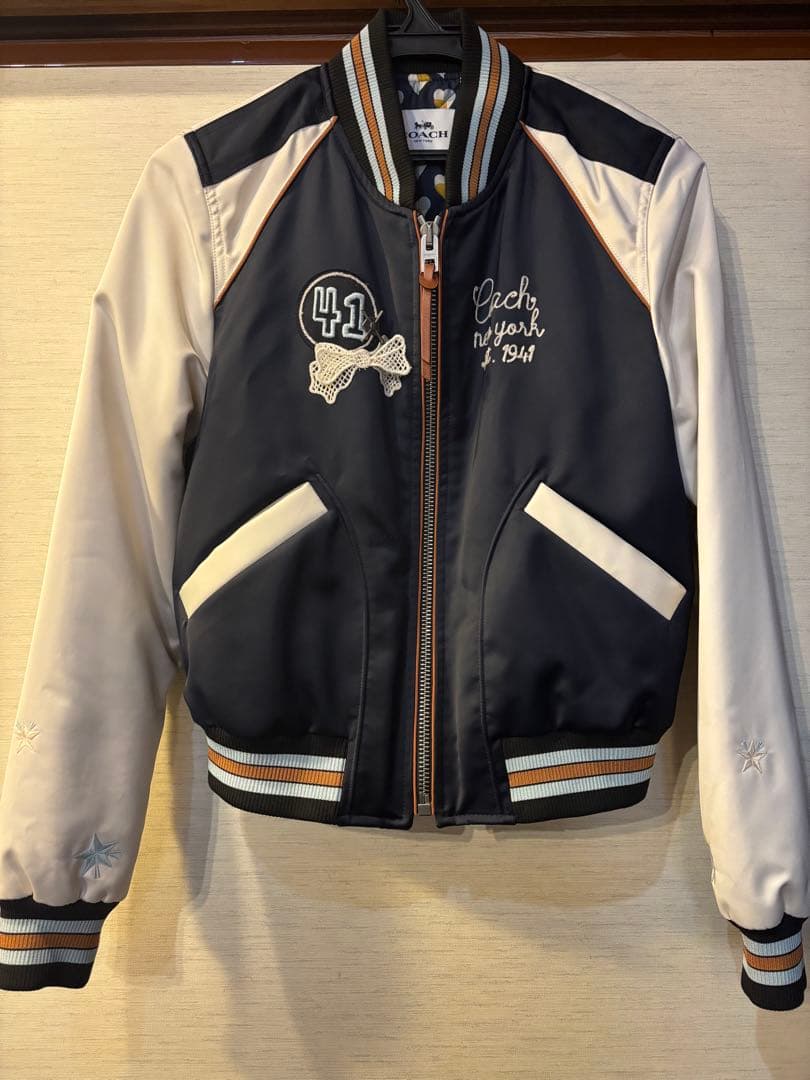 COACH 刺繍入りスタジャン ネイビー/ホワイト