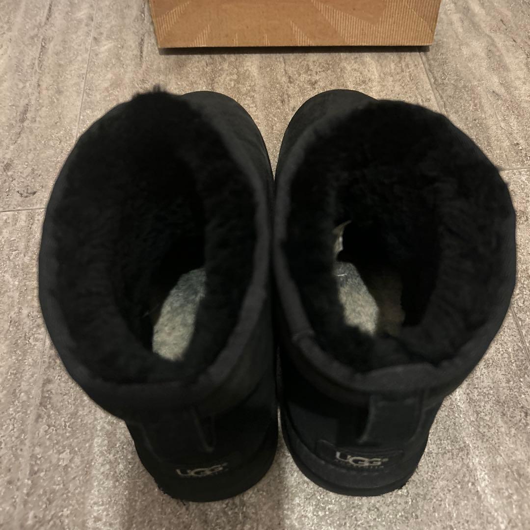 UGG クラシックミニ　ブラック　ムートンブーツ　8