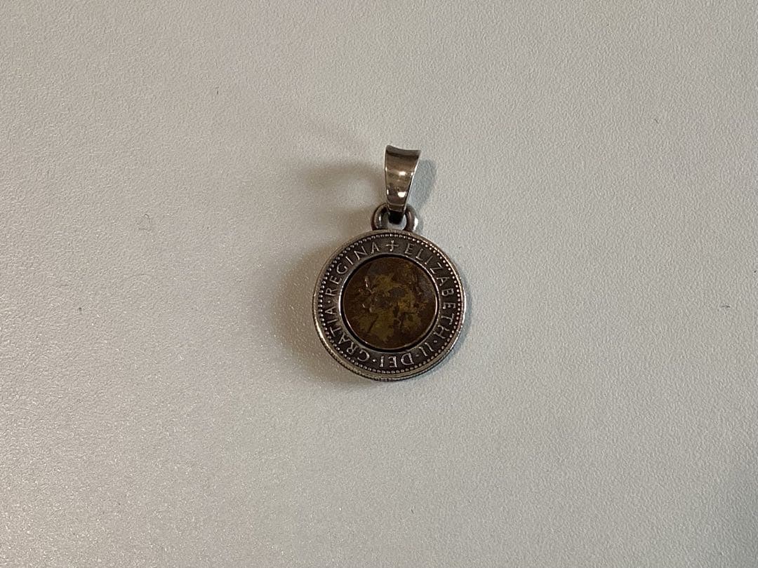 (O_O) アクアシルバー　幸せの６ペンスペンダントヘッド